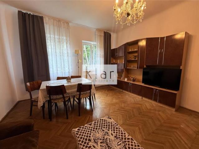 Inchiriere apartament la casa,are curte si garaj zona hotel Napoca