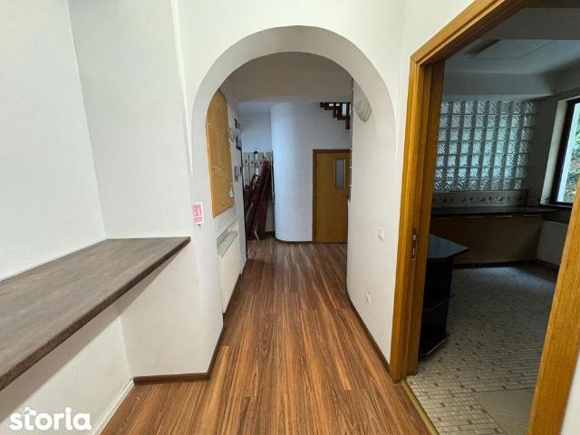Inchiriere apartament spatios 3 camere etaj 2 plus mansarda Cotroceni
