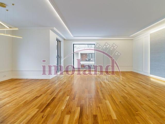 Inchiriere apartament tip duplex 3 camere Avalon Es.
