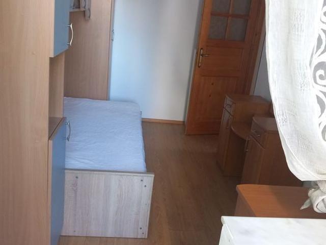 Închiriere apartament trei camere