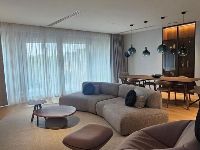 INCHIRIERE APARTAMENTE SI PENTHOUSE IMOBIL BUTIQUE ZONA ROMANA