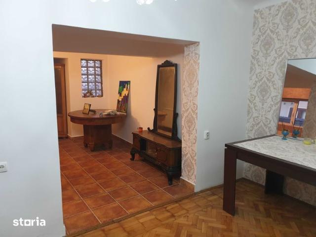 Inchiriere appartement vila parter