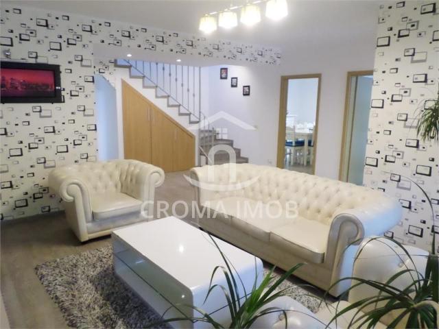 Inchiriere Casa 4 camere, curte proprie, cartier Mica Roma, Bucov