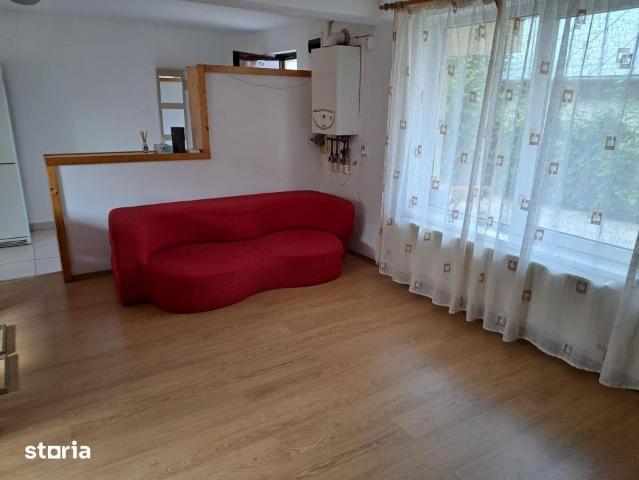 Inchiriere casa de tip duplex cu 4 camere, Floresti