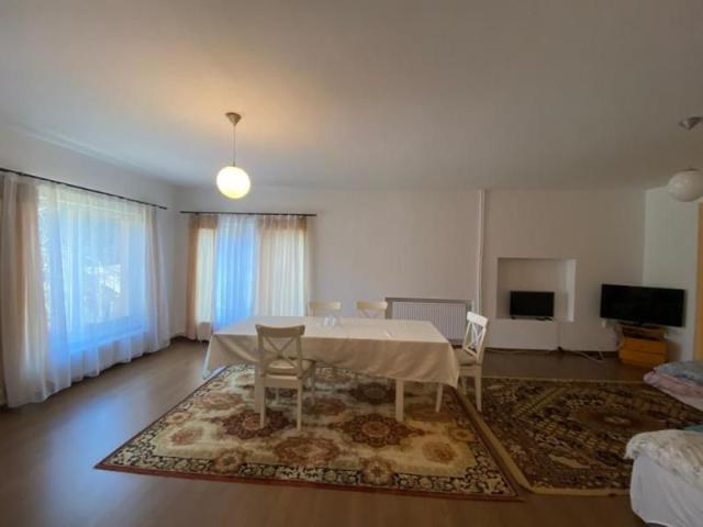 Inchiriere casa mobilata, 200 mp 5 camere, Luna de Sus