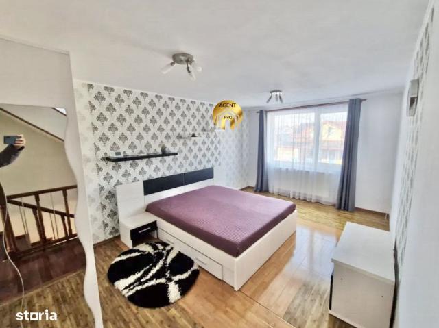 Inchiriere Casa P+1+M cu Garaj si Panouri – Otopeni, zona Odaile