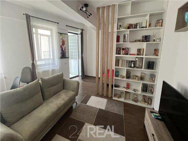 Studio de inchiriat Piata Unirii 54 mp, mobilat si utilat