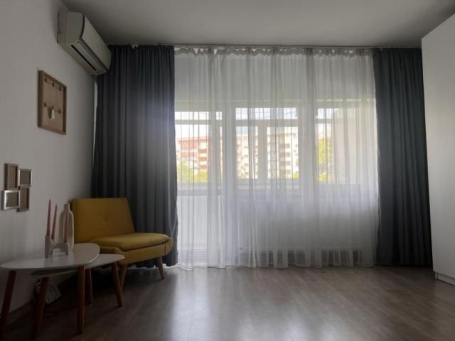 Inchiriere Garsoniera Mall Vitan | Pet friendly
