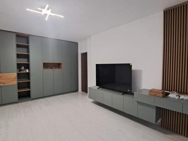 Inchiriere garsoniera Unirii Mircea Voda, lux, nou