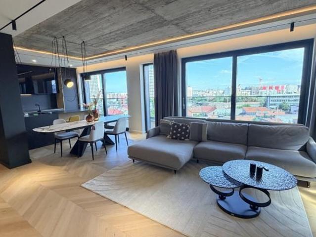 Inchiriere Penthouse de Lux cu 4 camere,Centru, terasa 200mp