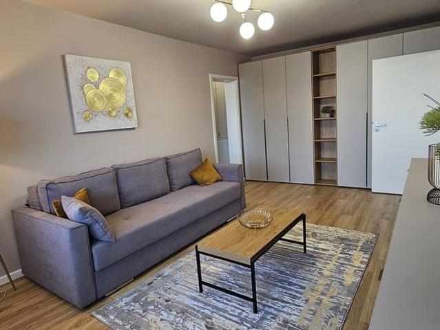 Inchiriere 2 camere, mobilat utilat nou, zona str. De Mijloc