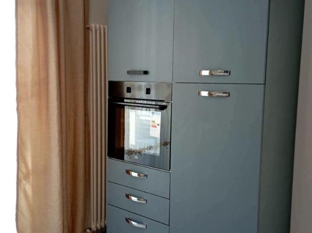 Inchiriere 2 camere open space Tractorul Coresi cu aer conditionat, pet friendly