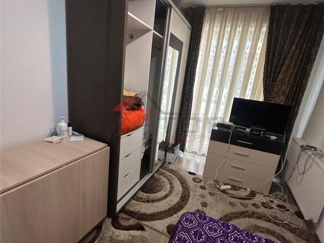 Inchiriere 2 camere decomandat, etaj 1 str Bazei, Valea Adanca