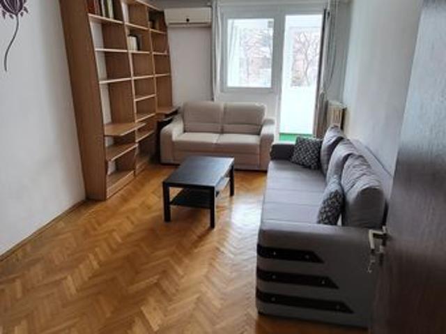 Inchiriere 3 camere decomandat titan
