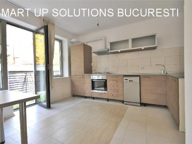 Inchirieri Apartamente 4 camere NORD BANEASA