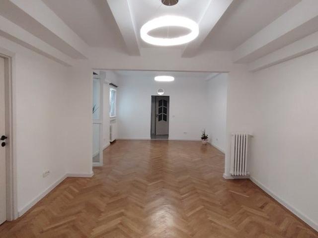 Inchirieri Apartamente 5+ camere Bucuresti