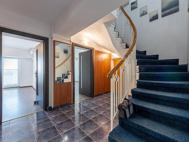 Inchirieri Apartamente 5+ camere Bucuresti