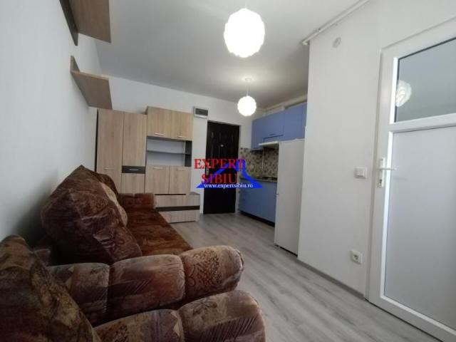 INCHIRIEZ 1 camera,recent renovata, zona Terezian