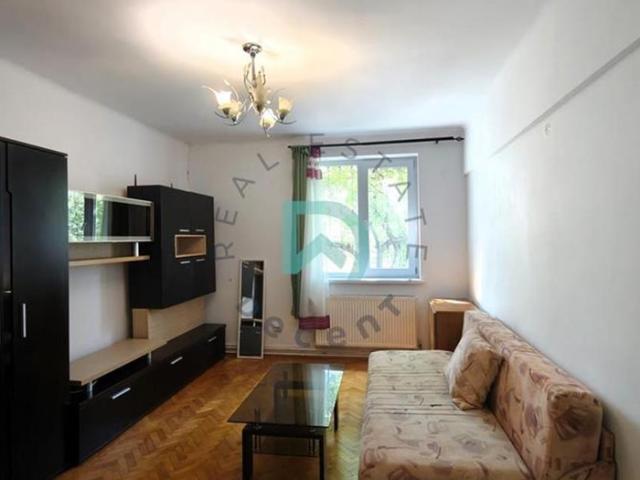 Închiriez 2 camere, Brasovul vechi