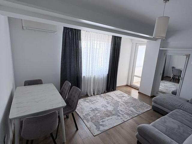 Inchiriez 2 camere decomandat
