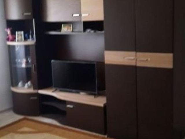 Inchiriez 2 camere semidecomandate Brazda mobilat, centrala