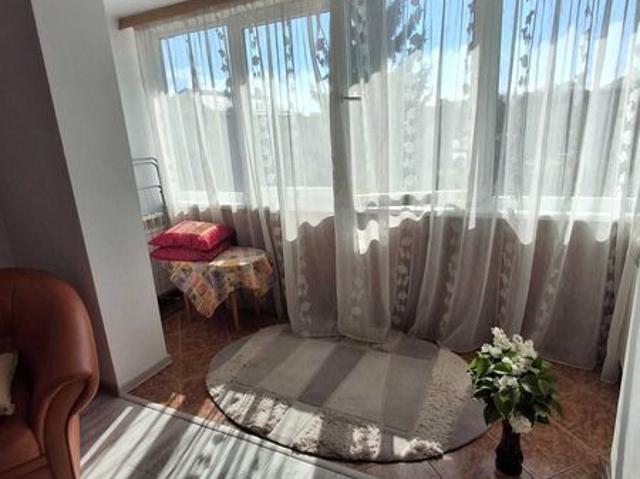 Inchiriez 2 camere vis a vis de magazin Bucovina Altex