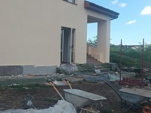 Inchiriez camera la casa,zona linistita,cu toate utilitatiile