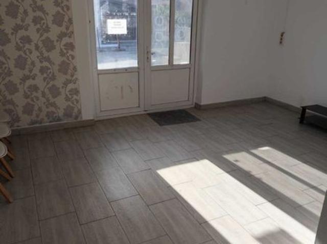 Inchiriez casa 400 de euro negociabil