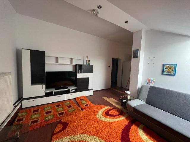Inchiriez casa 8 camere zona Intim ID: RH 42218 property