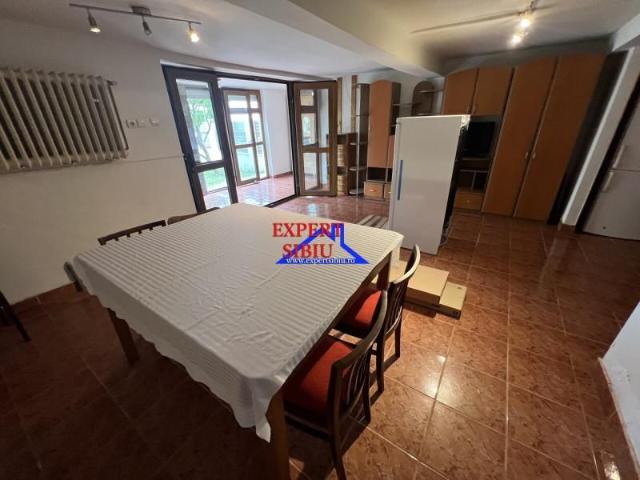 INCHIRIEZ CASA TIP DUPLEX 4 CAMERE DECOMANDATE ZONA TREI STEJARI