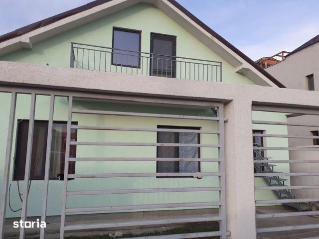 Inchiriez casa cu trei dormitoare Lumina