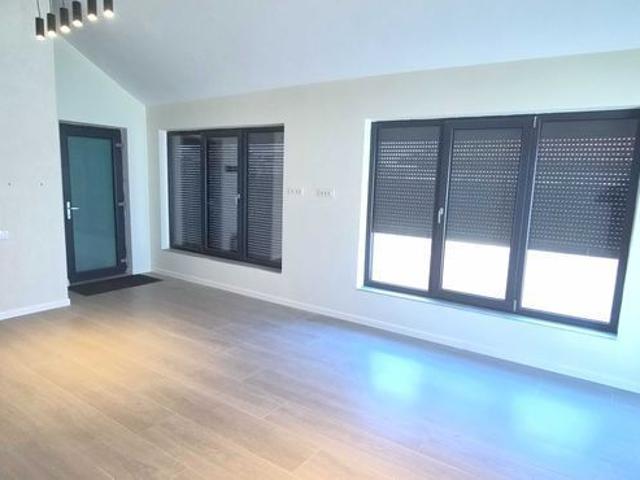 Inchiriez casa/birou 43 mp +curte cartier Oncea platou 500 e