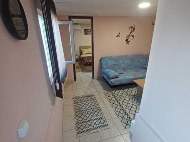 inchiriez casuta cocheta pentru sezonul estival in Tuzla