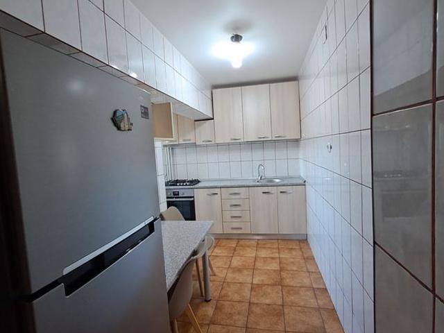 Inchiriez apt 2 camere Bd Unirii cu vedere la fantani