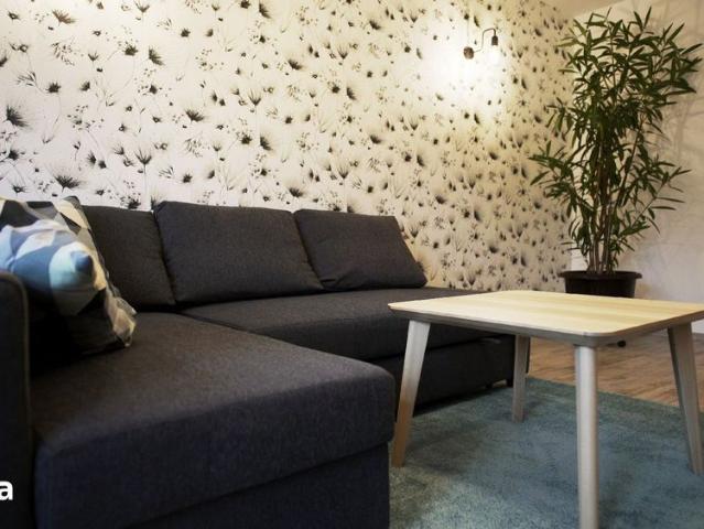 Inchiriez ap 3 cam, locatie centrala Iasi / central 3 room apartment