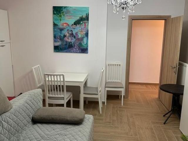 Inchiriez ap 3 cam prima linie Navodari