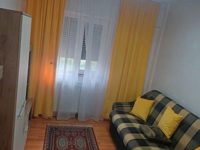 Inchiriez ap 3 camere central