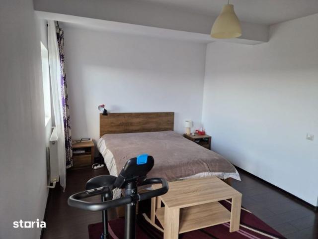 Inchiriez ap 3 camere valea lupului