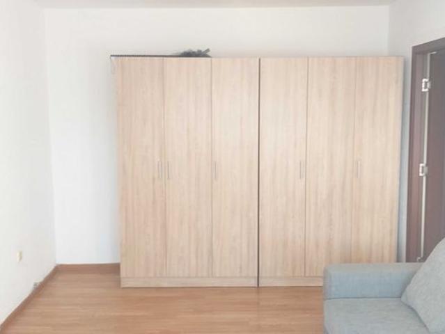 Inchiriez ap 3 camere zona Astra