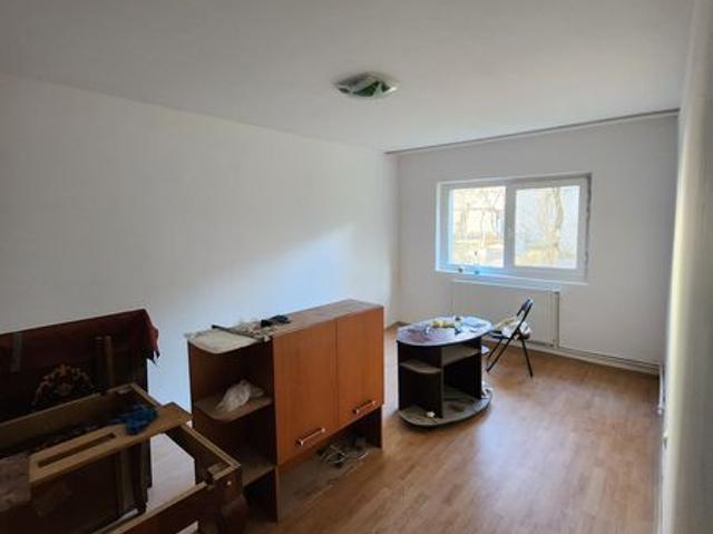 Inchiriez ap 2 camere