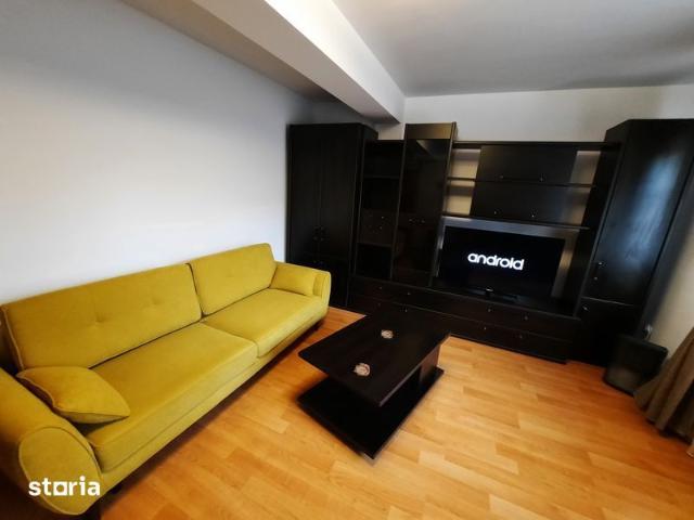 Inchiriez ap 2 camere cu parcare Str Becas
