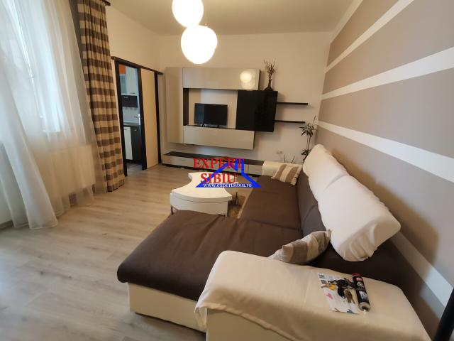 INCHIRIEZ ap. 2 camere decomandat de lux,zona Turnisor