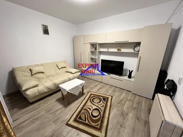 INCHIRIEZ ap.2 camere decomandat la casa,renovat, zona P ta Cluj