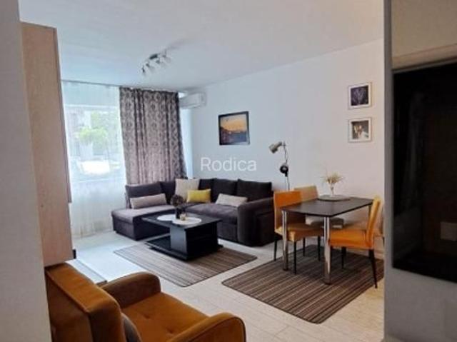 Inchiriez ap.2 camere Oradea, Prima Universitatii, parter, 44mp 400 euro