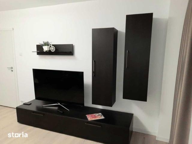 Inchiriez ap 2 camere spatios langa Galeriile Comerciale,str Cuza Voda