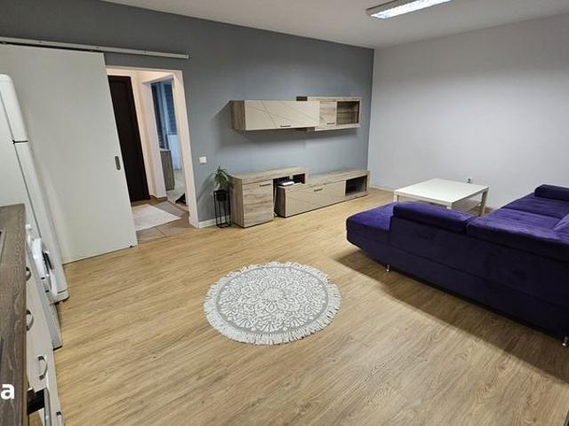 Inchiriez ap cu 2 camere, gradina si 2 parcari private