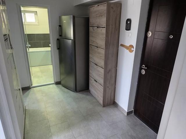 Inchiriez ap cu 2 camere zona Parc Central
