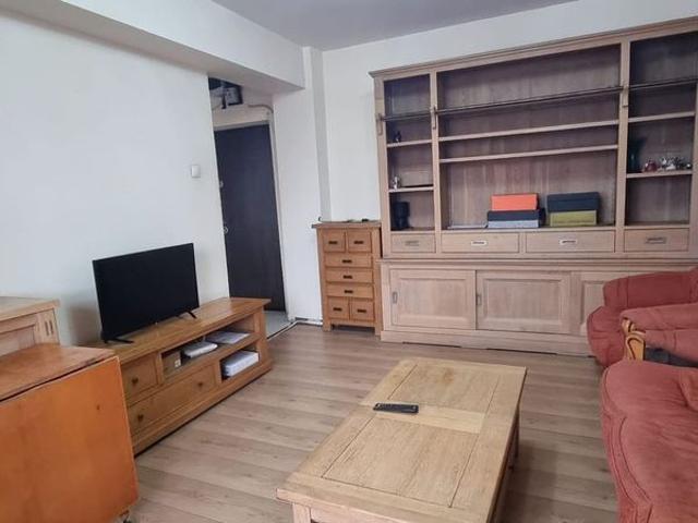 Inchiriez apart. 3 camere, Pitesti, I.C.Bratianu, deasupra Policlinica