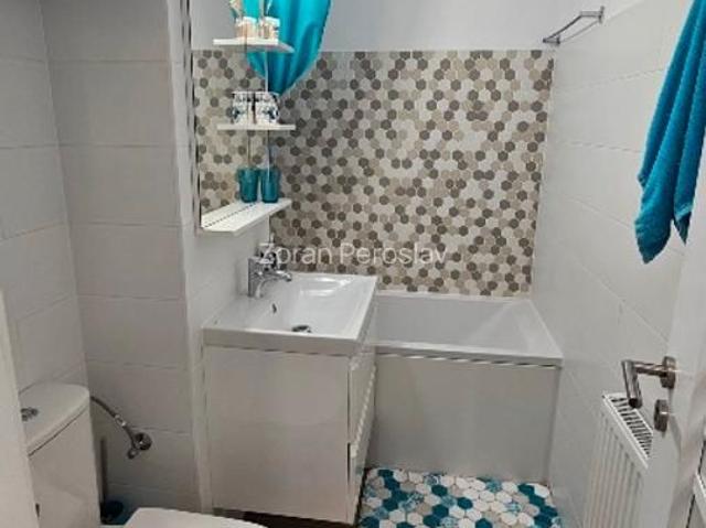 Inchiriez apartamemt 3 camere 2 bai ready to move in