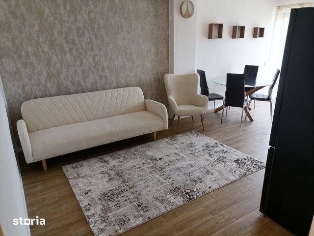 Inchiriez apartament